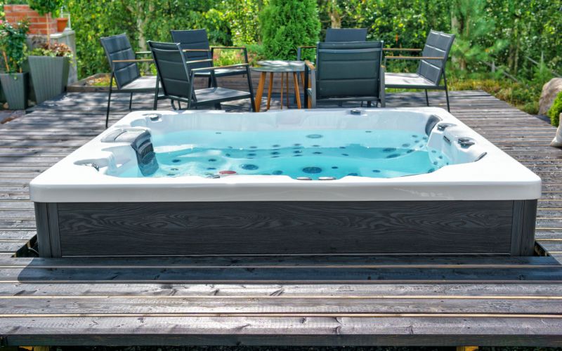 Hot Tubs in Outdoor Settings